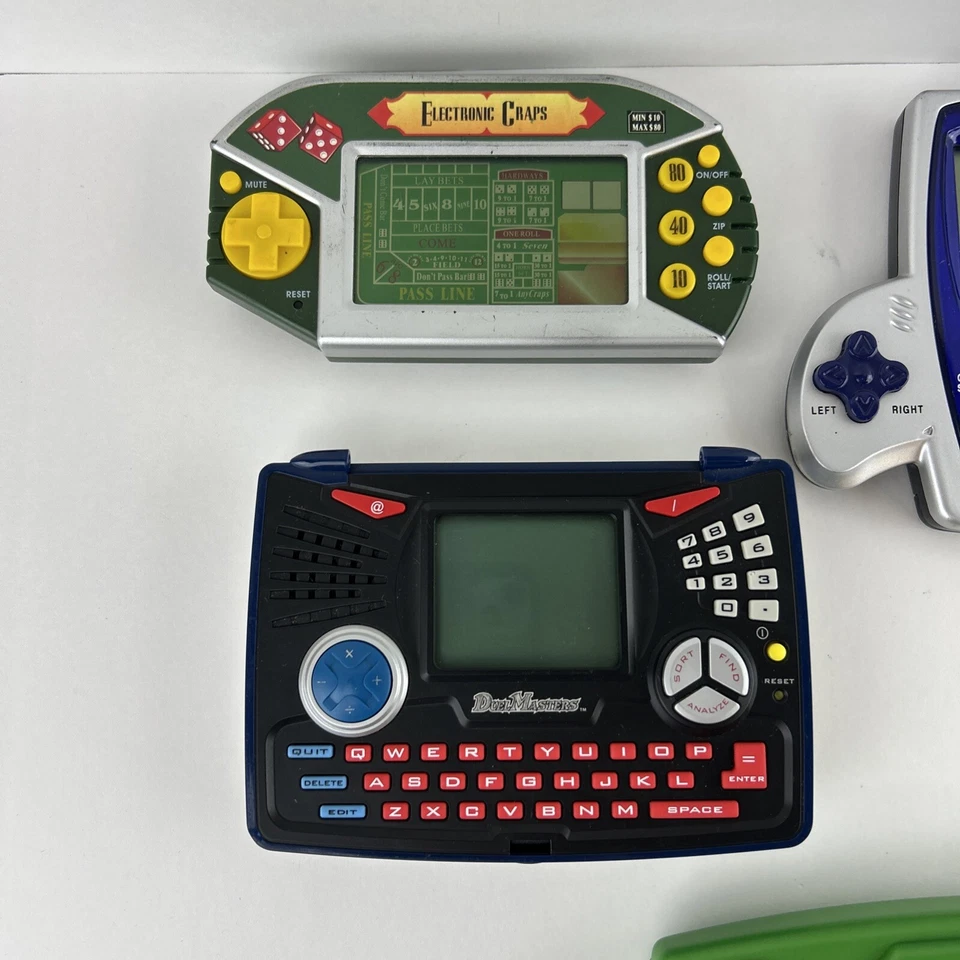 Лот винтажный LCD портативный электронные игры Hasbro Excalibur Tiger стиль проверен - Изображение 2 из 4