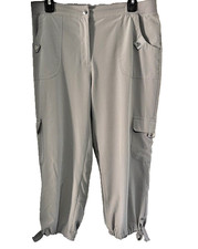 Chicos Zenergy Performance Cargo Capri Pants Gray Sz 1 /M Athleisure Activewear
