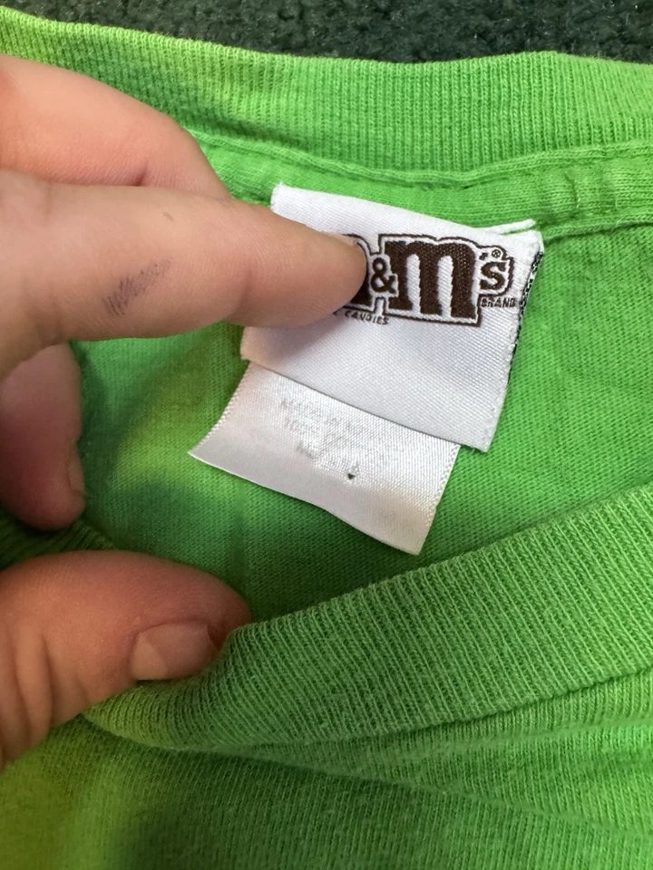 Camiseta Y2K Verde Personaje M&M Divertida Gráfica Camisa Caramelo Unisex Adulto Mediana De Colección Foto 3 de 3