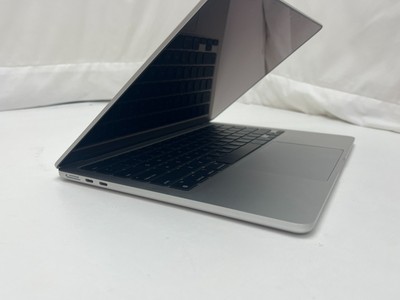 Apple MacBook Air 2022 13 Inch 3.49 GHz Apple M2 8-Core 2TB SSD 