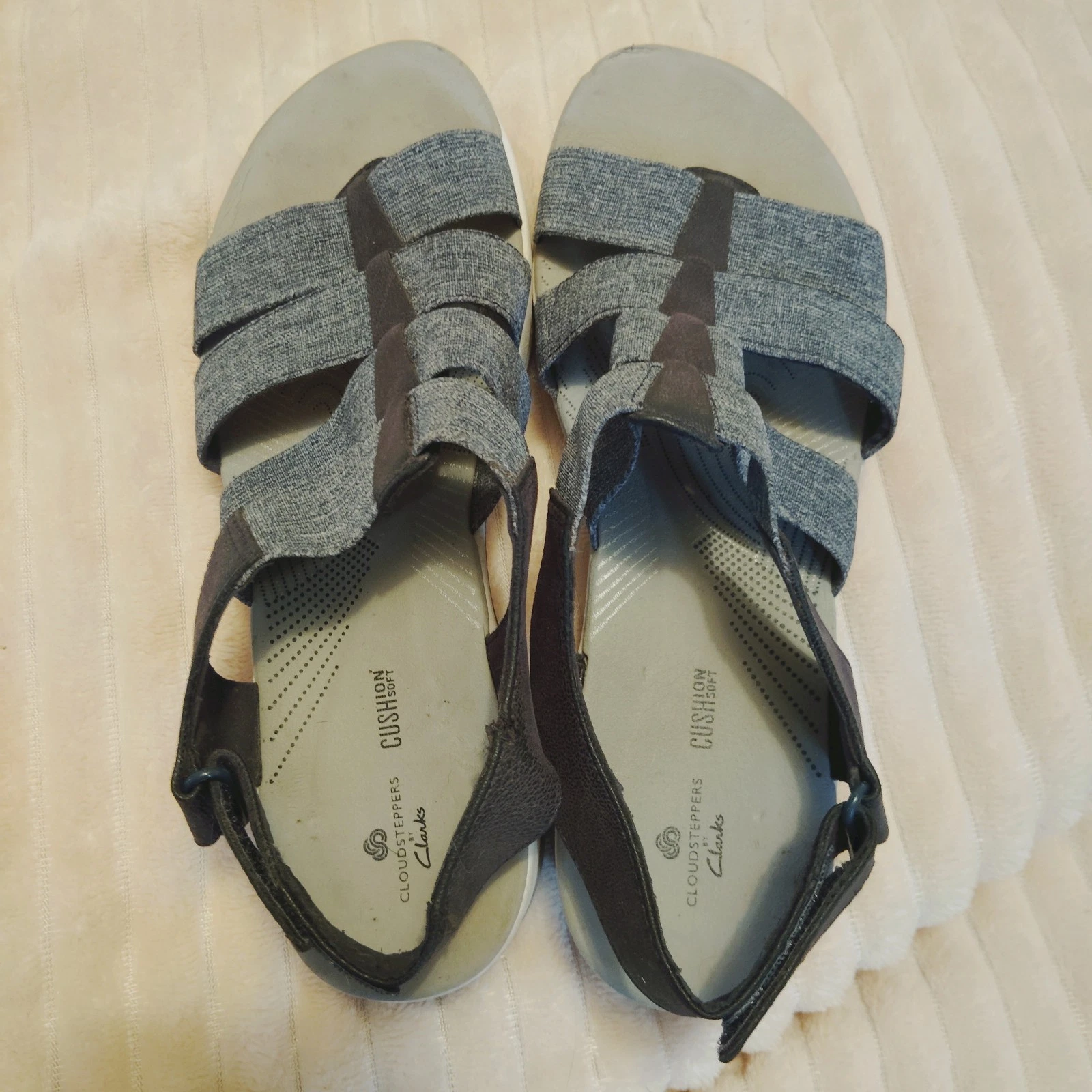 Sandali Clarks CloudSteppers donna 8M Arla Shore blu navy comodi con cinturino sul retro