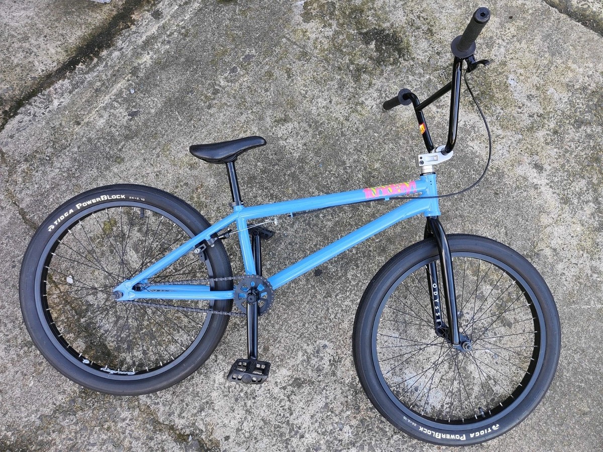 CUSTOM Sunday Model C 24