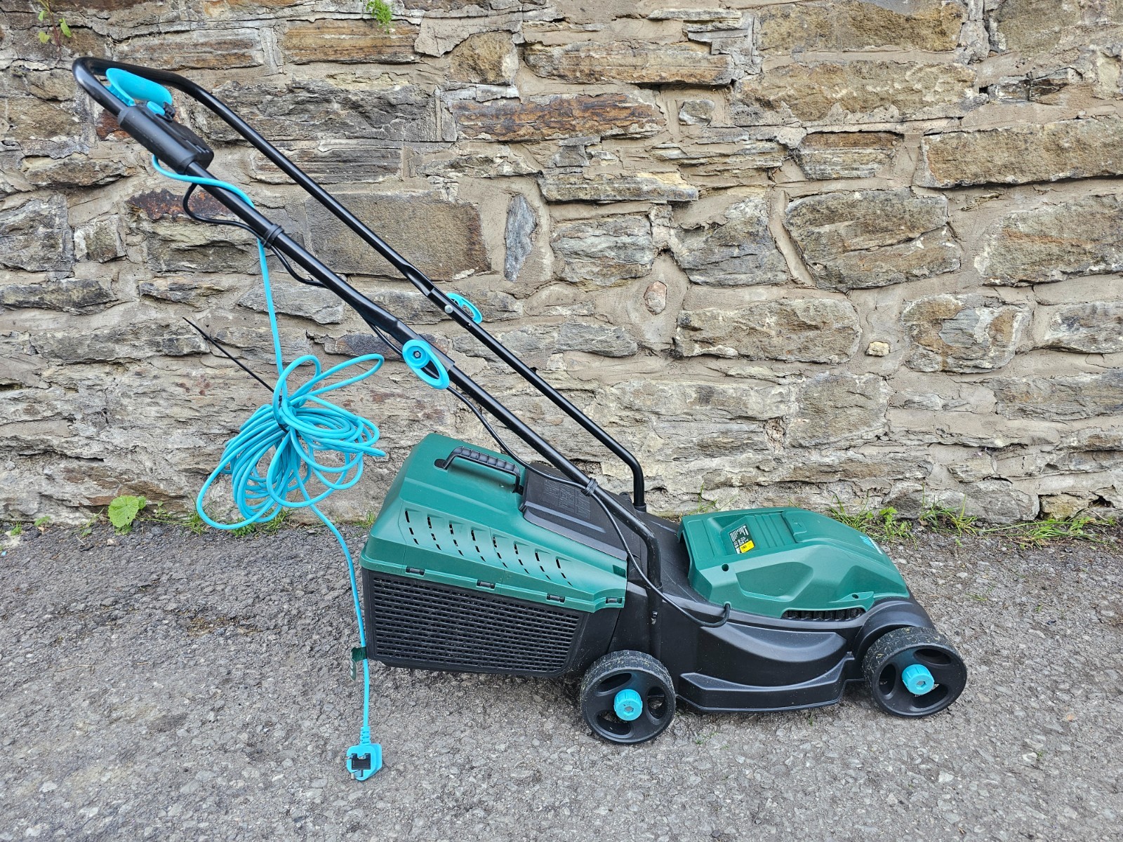 McGregor 31cm Electric Lawnmower 1200w Corded Push Mower 230V Corded MCELM1231
