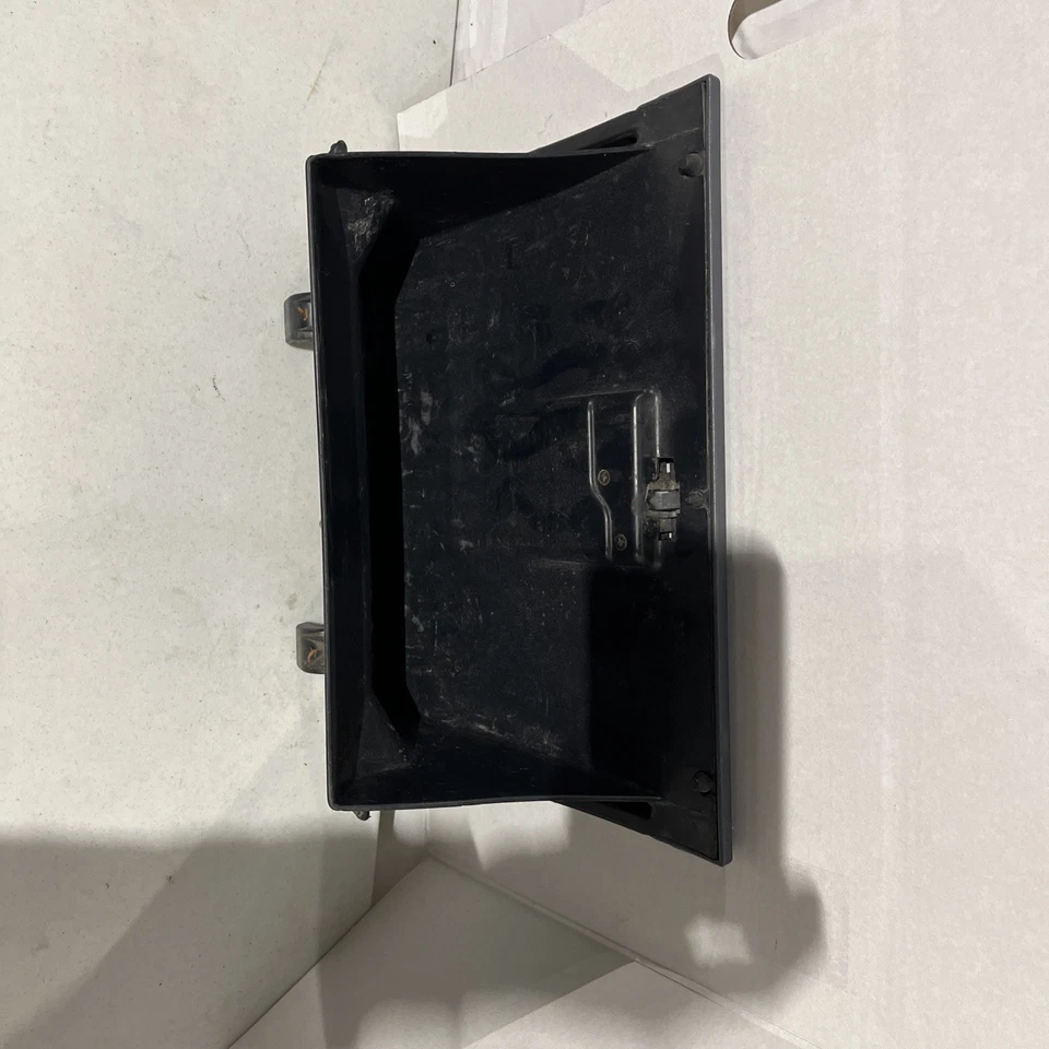 1995-2004 TOYOTA TACOMA GLOVE BOX COMPARTMENT DOORE STORAGE OEM Gray GLOVEBOX - Image 3 of 4