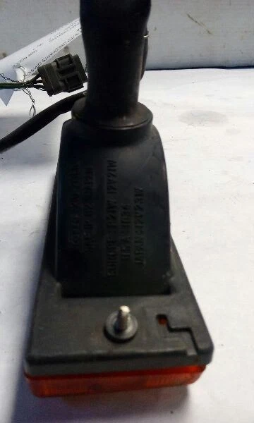 88-95 Isuzu Pickup Left Driver Corner/Park Light Bumper Mounted - Image 3 of 3