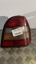 Feu arrière Nissan SUNNY