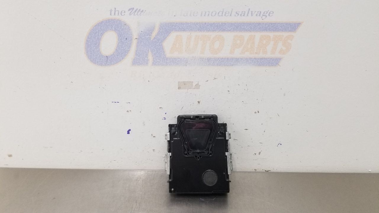 17 BENTLEY BENTAYGA FRONT WINDSHIELD MOUNTED CAMERA 36A907217