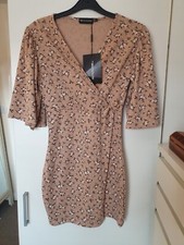 Pretty Little Thing Dress -  size 6 - Floral