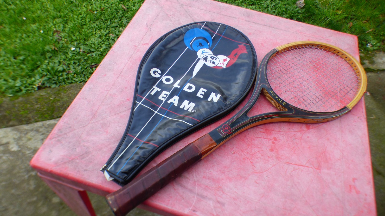 Bezug Mit Vintage Schlager Royale Golden Tennisschlager