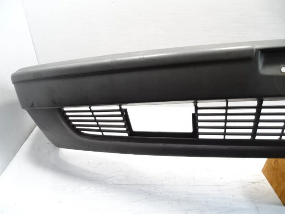 Mercedes W126 300SD 1985 montaje parachoques delantero 1268851525 Foto 2 de 4