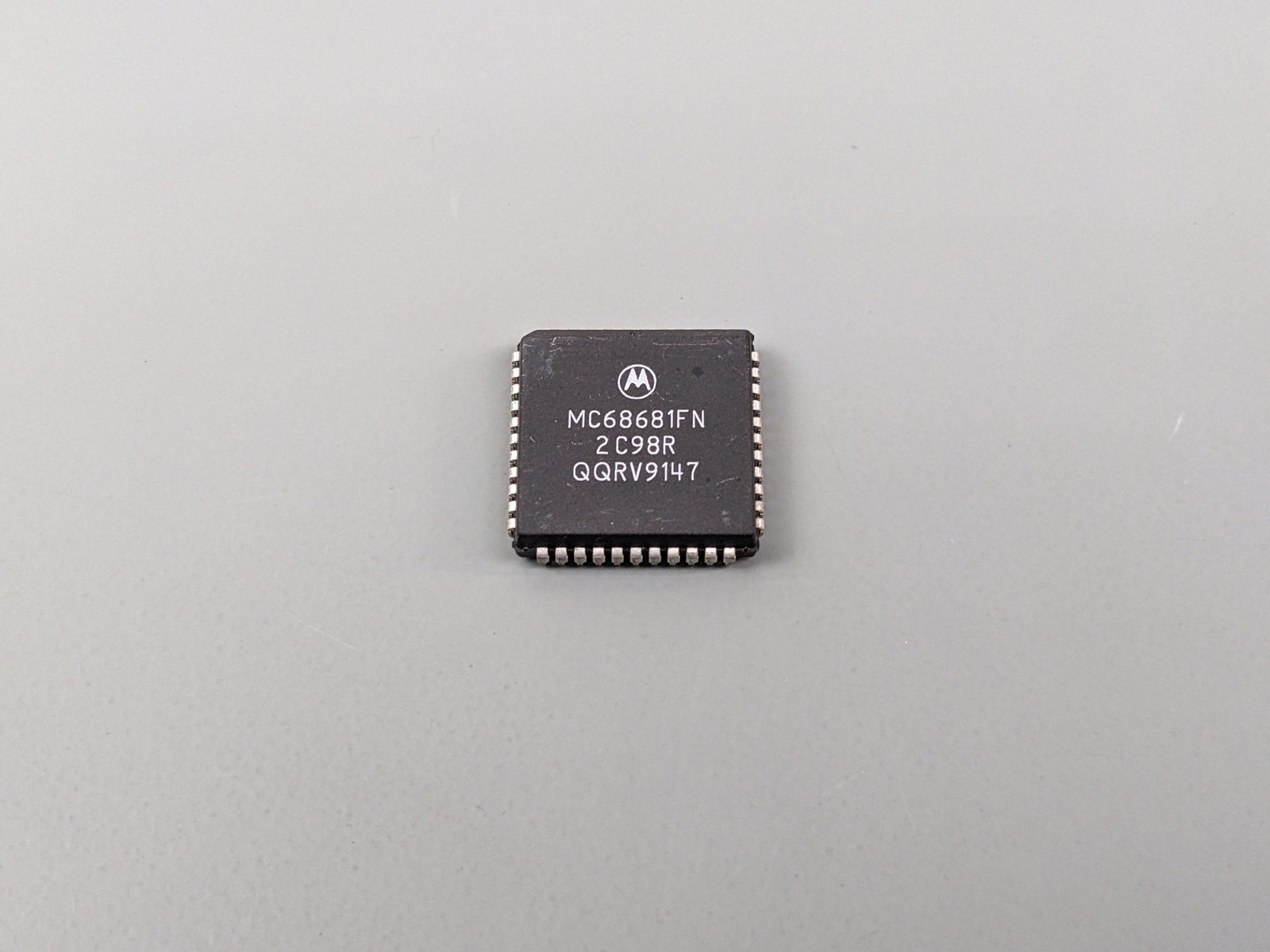 Motorola MC68681FN Dual UART IC for MC68000 Family, PLCC