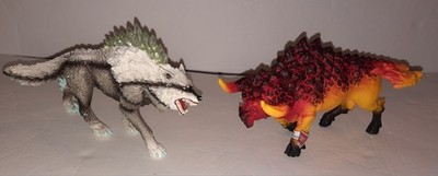 Lot Of 2 Schleich Eldrador Creatures Snow Wolf and Fire Bull 42452 & 42493
