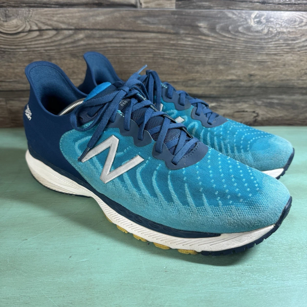 New Balance Fresh Foam 860v11 Wave Blue for Sale  display picture 3