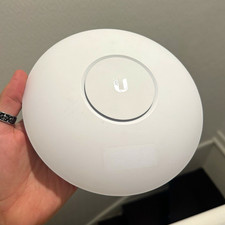 Ubiquiti UniFi UAP-AC-PRO 2.4ghz & 5Ghz Wireless Access Point