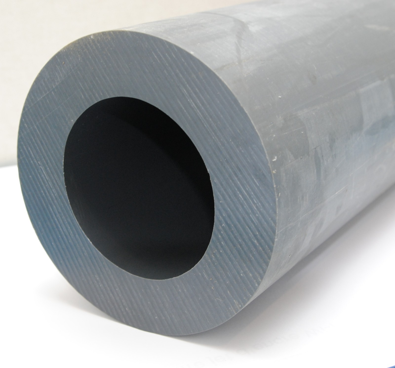Tube fort PVC gris foncé 155mm brut ébauche plastique rigide à usiner BM203