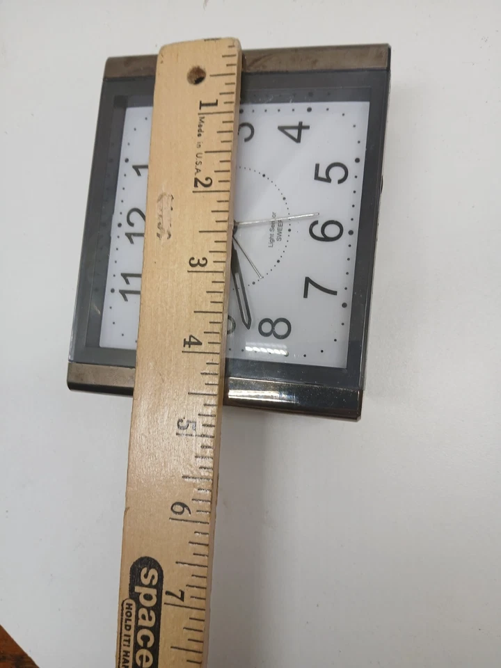 Bulova B1872 Light Sensor Sweep Alarm Clock - Image 3 of 4