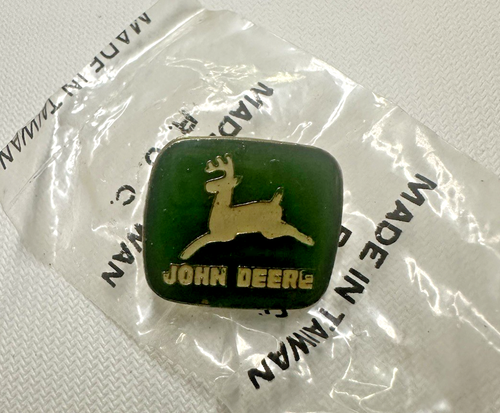 Vintage Rare John Deere Black Logo Lapel Pin in plastic pack - Picture 2 of 5
