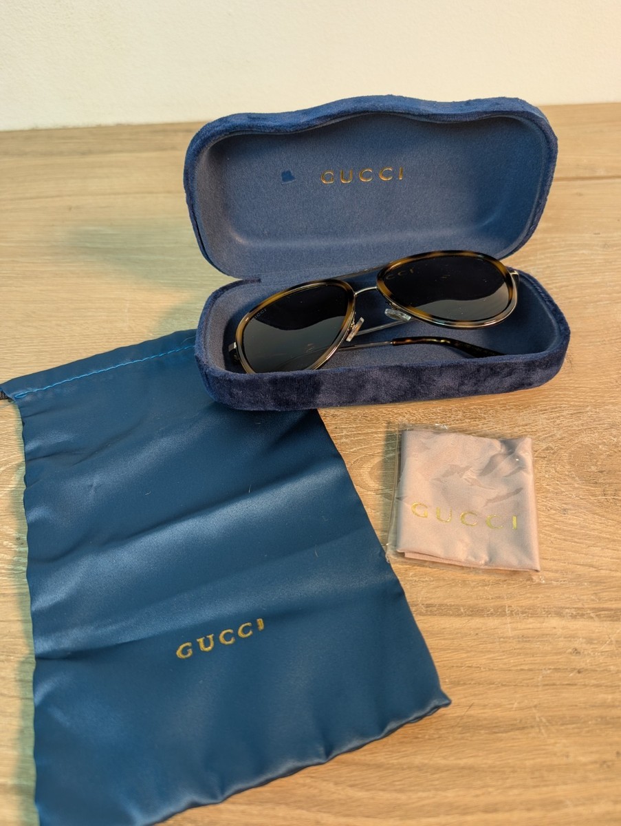 Gucci GG0062S 002 Women display picture 2