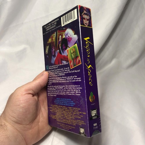 Vegas In Space VHS Troma Team Video RARE OOP 1995 Out of Print SEALED L@@K! - Foto 3 di 6