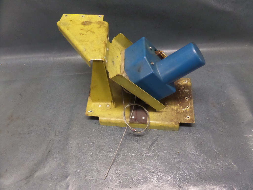 PIPER PA-23-250 AZTEC BENDIX FCS-810 ALTIMATIC 5 PITCH SERVO