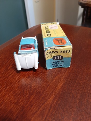 Vintage Corgi Toys Triumph Herald Coupe Die-cast Car England #231 with Box - Picture 3 of 12