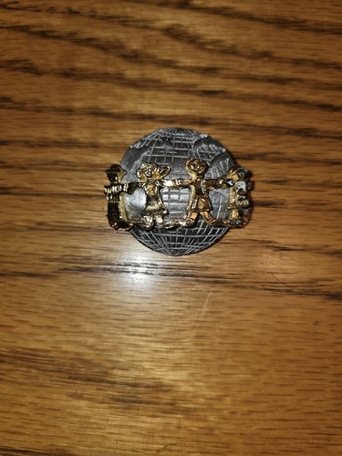 Vintage Ultra Craft Brooch-Children Holding Hands Around The World
