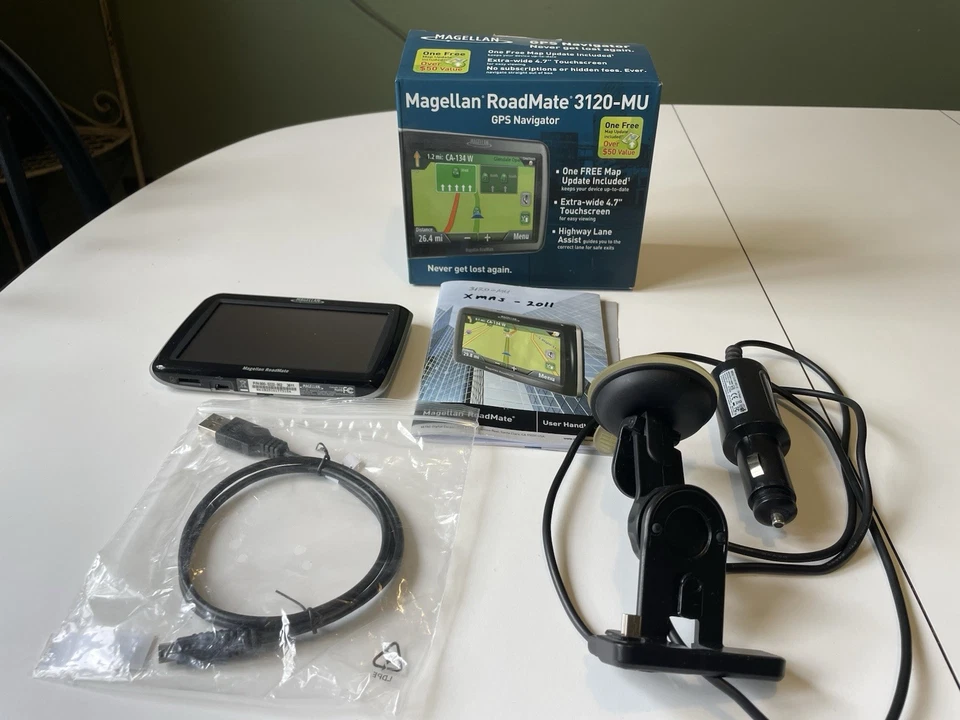 Magellan RoadMate 3120-MU 4.7 inch Satellite GPS Map Navigator - Black - Image 2 of 4