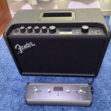 Fender MUSTANG GT40 Gitarrenverstärker mit Fußschalter