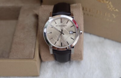 BURBERRY BU9011 腕時計 ノバチェック クオーツ 箱付 稼働品 BURBERRY BU9011 腕時計 ノバチェック クオーツ 箱付 稼働品