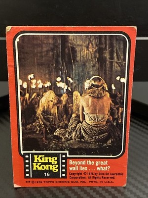 1976 Topps King Kong #16 Beyond the Great Wall