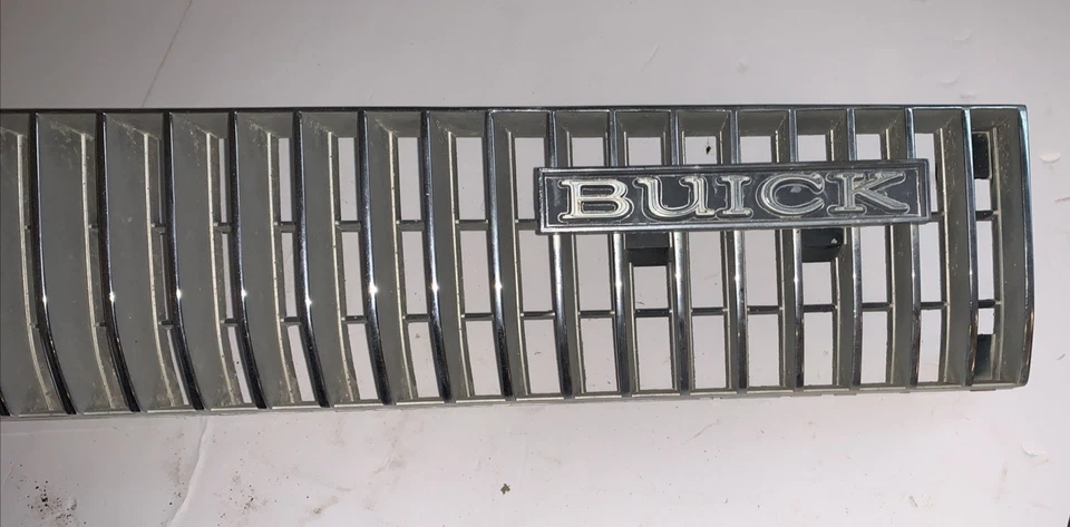 Buick Centurion LeSabre 1973 OEM parrilla delantera Foto 4 de 4