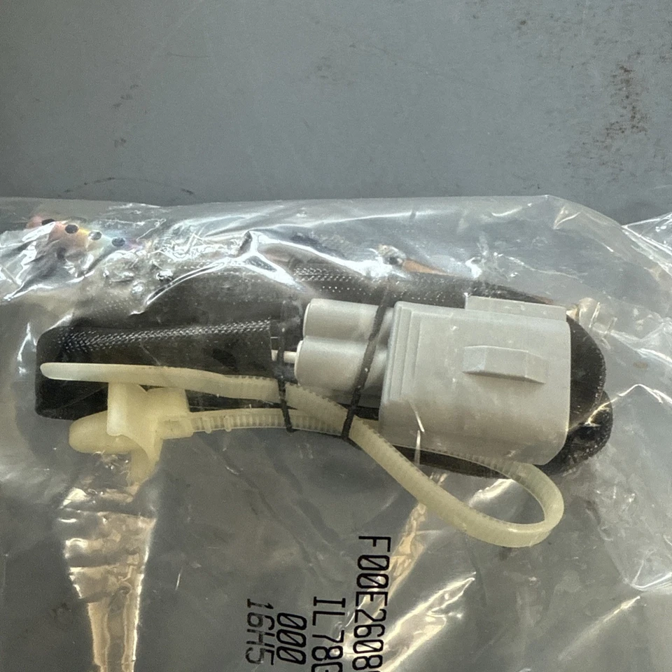 Upstream Oxygen O2 Sensor Bosch 13647 For Lexus IS300 3.0L L6 2001-2005 - Image 4 of 4