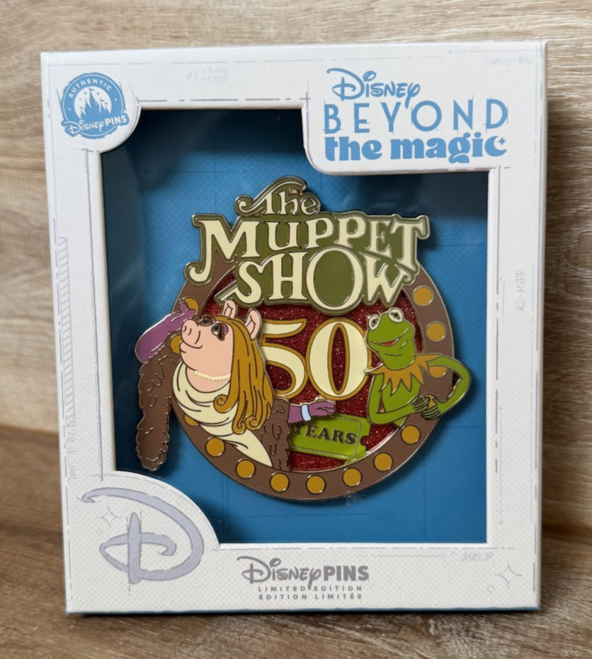 Disney D23 The Muppet Show 50th Anniversary Mini Jumbo Pin Limited Edition