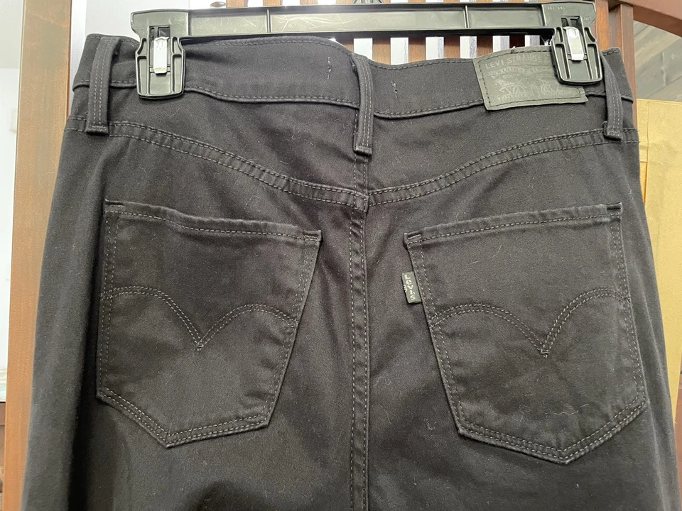 Levi’s 311 shaping Skinny mid rise Women's Soft Black Ankle Jeans size 27x30 - Image 4 of 4