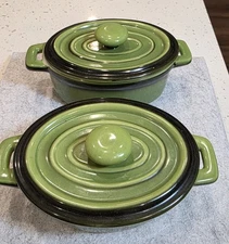 Vintage avocado green stoneware mini covered casserole dish. Set Of 2.