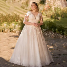 Customized Wedding Dresses Plus Size V Neck 3/4 Sleeves Bride Gowns Appliques