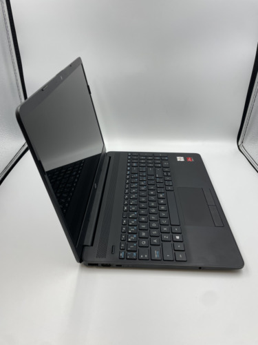HP Laptop 15.6 HP - AMD Athlon Silver 3050U, 4GB RAM, 500GB HDD, Windows 10 - Picture 2 of 7