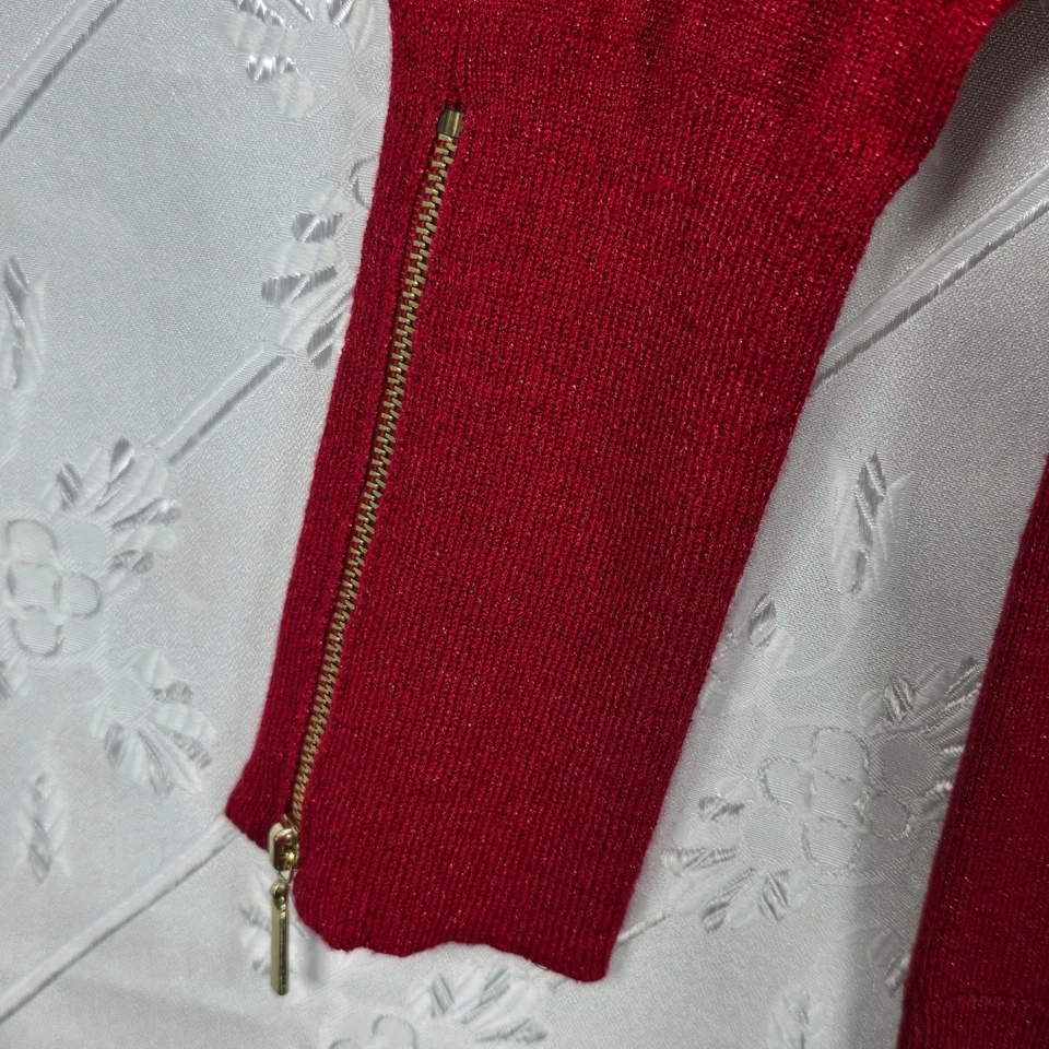 Suéter feminino Thalia Sodi grande vermelho cintilante gola alta manga longa punho com zíper - Imagem 4 de 4