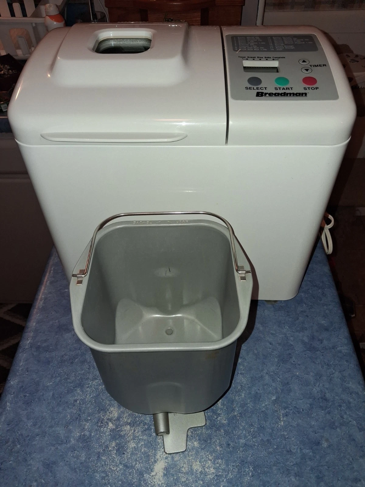 Breadman TR560 Bread Machine-Lightly Used-Nice&Clean-Works Perfect-No Damage!
Opens in a new window