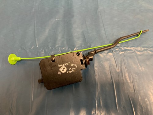 BMW 3er E46 Tanklappenschloss Stellmotor ZV komplett mit Verriegelung 6923973