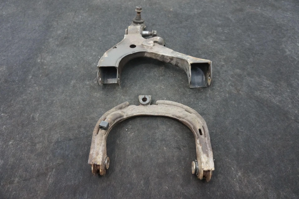 Комплект из 2 передних правых верхних и нижних рычагов управления от оригинального производителя 15219430 Chevrolet SSR 2003-06 - Изображение 4 из 4