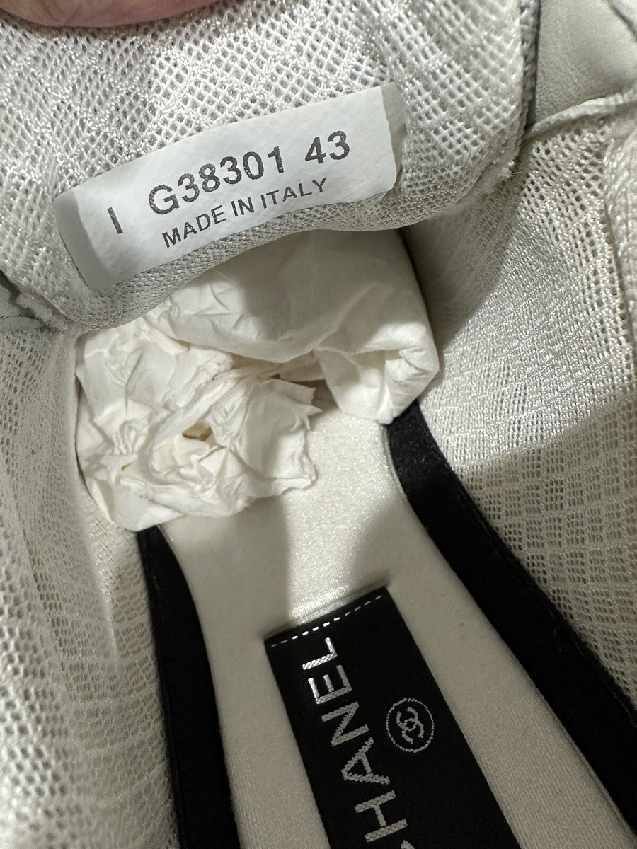 Chanel CC Logo Quilted White / Grey Suede Trainer Sneakers  display picture 1