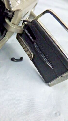 Goldfinger 1:18 Aston Martin DB5 Bond 007 Gadgets Car No Time To Die Craig - Picture 4 of 24