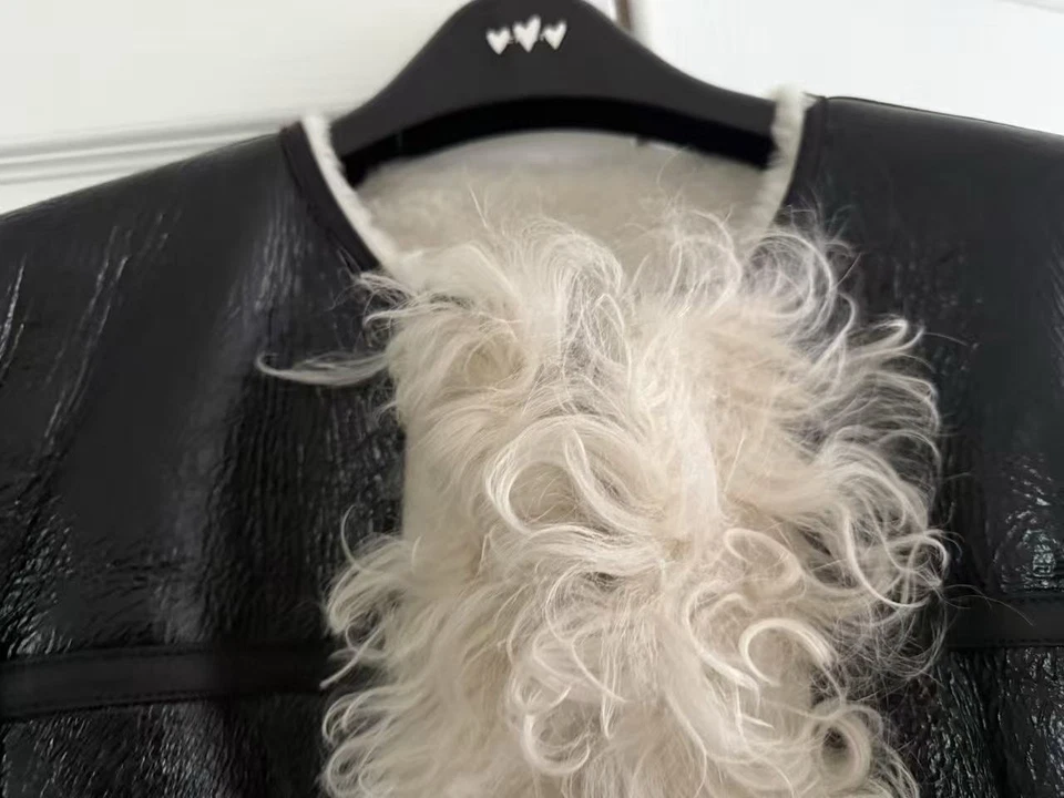 €5000 Louis Vuitton New With Tag Shearling Lambskin Coat Size 40 UK 10 12 US 6 - Image 4 of 4