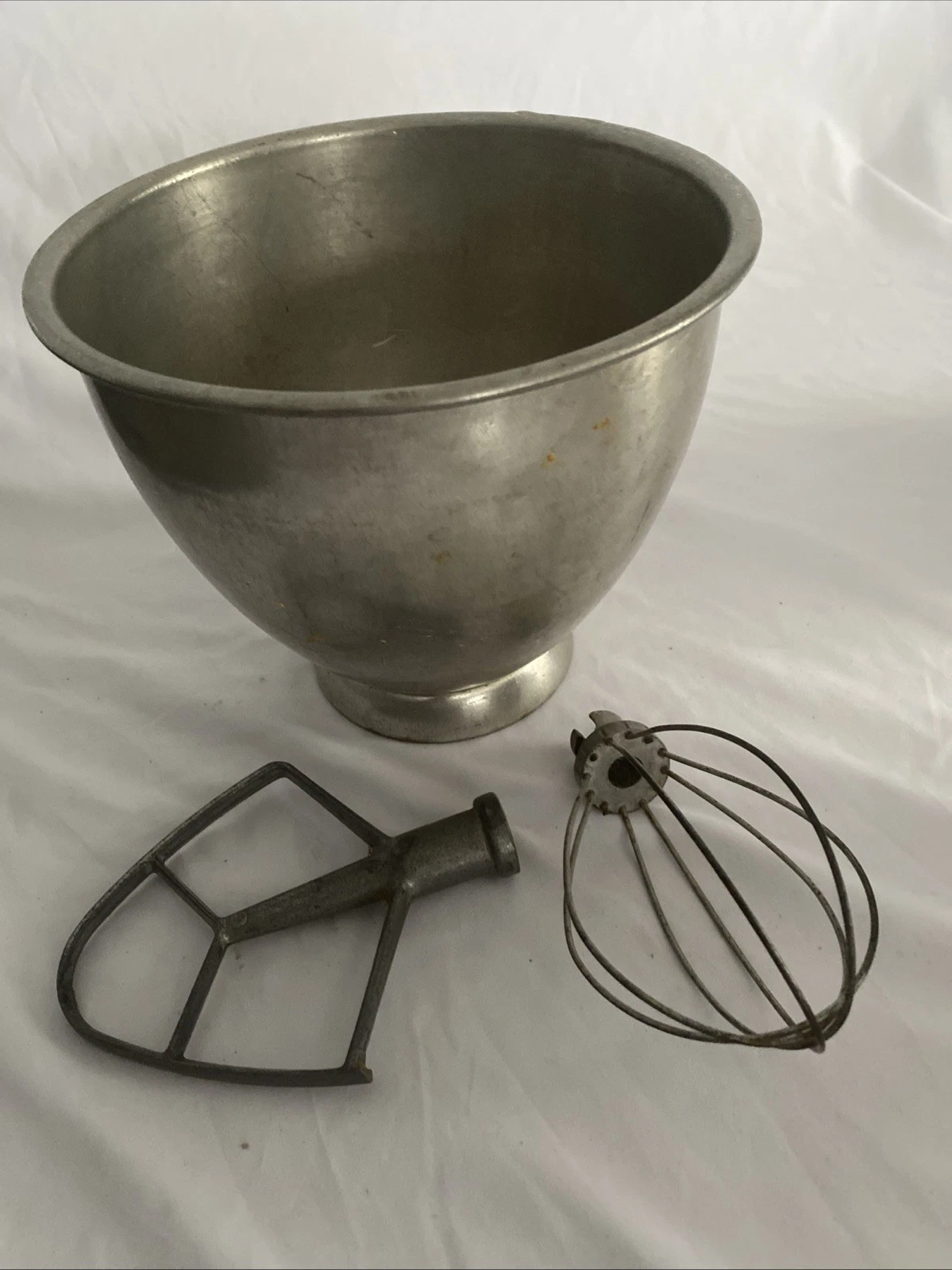 Very Vintage KitchenAid Stainless 4 Qt Bowl Wire Whisk And Paddle USA Made
Opens in a new window or