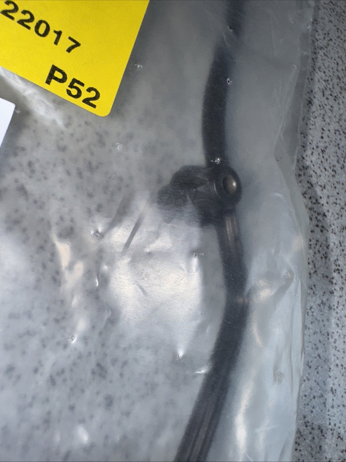 GENUINE BMW CYLINDER HEAD VALVE COVER RIGHT 11121027894 R1300