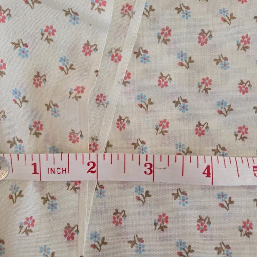 Vintage Baumwollstoff blau und rosa Blumen auf creme Markenlos 45" W Meterware. - Bild 1 von 4