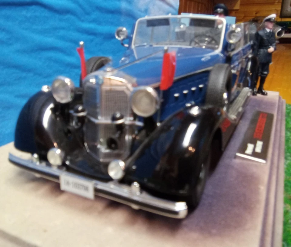 Signature Models 1:18 Mercedes Benz 1938 Sammlung Figuren - Bild 4 von 4