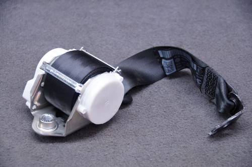 VW Passat 3C B7 Gurt Hinten Soul Schwarz Gurtstraffer 3C9857805J Gurtstrammer