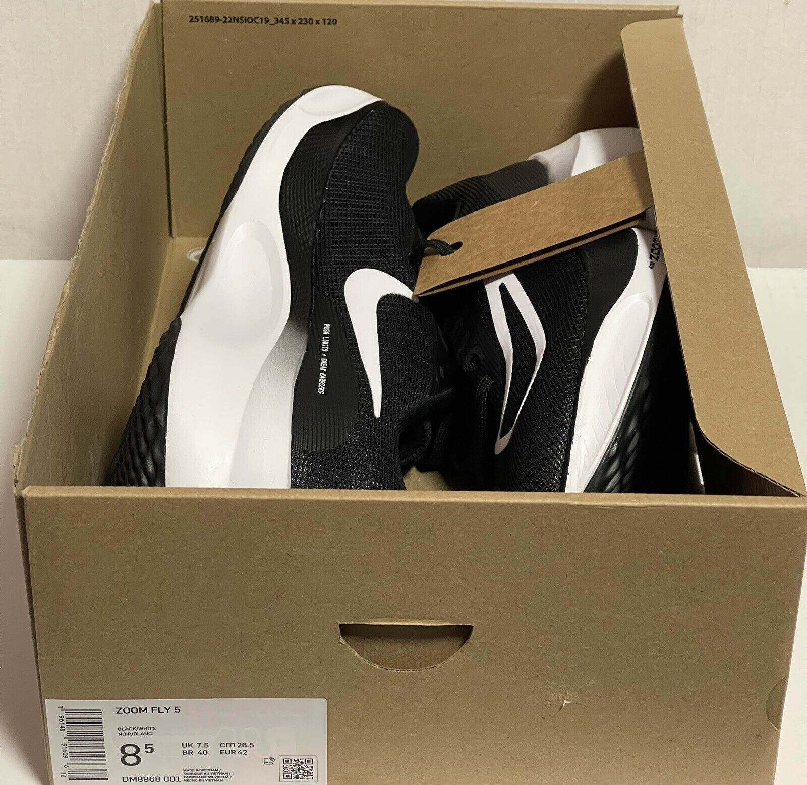 New Nike Zoom Fly 5 in Black/White Colour Size US 8.5 | eBay